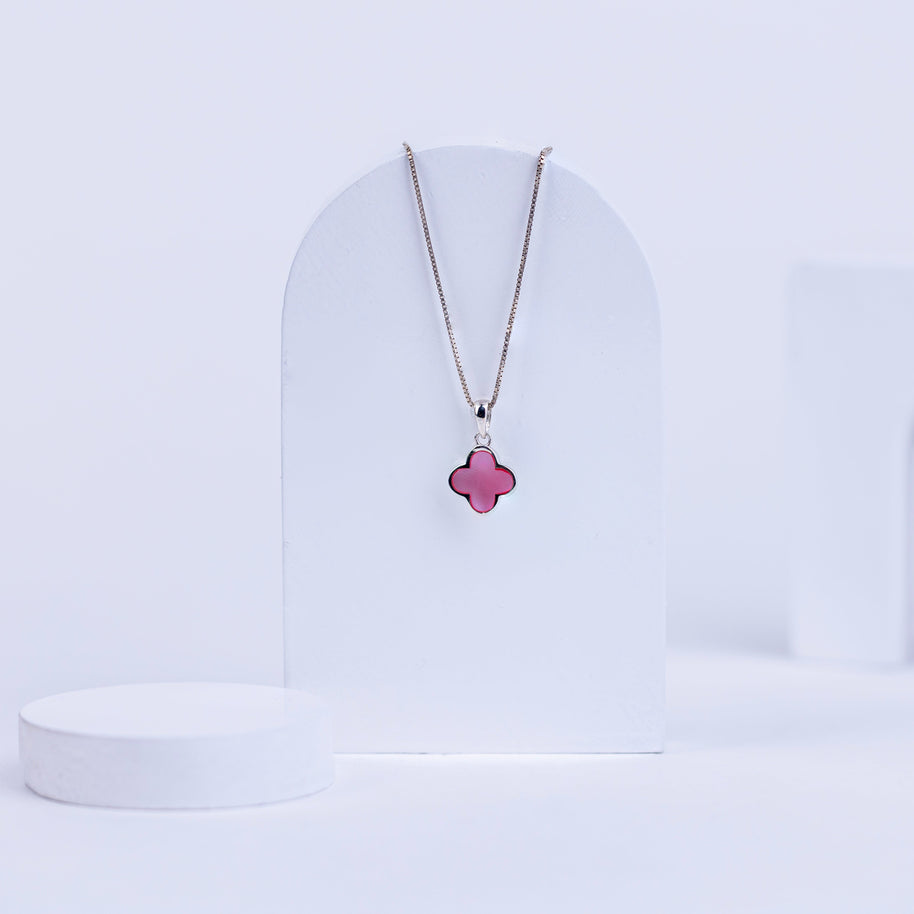 Exquisite 92.5 Sterling Silver Pink Clover Pendant in Mother of Pearl